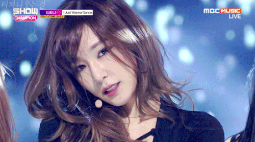 Những khoảnh khắc thần th&aacute;nh khiến mỹ nh&acirc;n Kpop được ch&uacute; &yacute; rần rần - Ảnh 21.