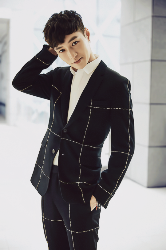 Lay: Th&agrave;nh vi&ecirc;n đầu ti&ecirc;n của EXO được SM cho solo - Ảnh 1.