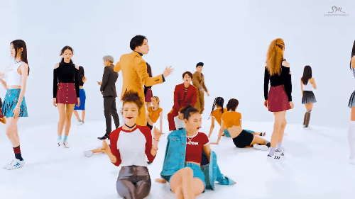 SHINee hóa chàng trai năm ấy trong MV mới - Ảnh 3.