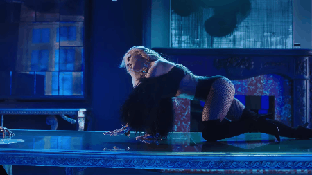Britney hạ gục người xem trên từng cây số với MV đẹp hớp hồn, sexy điên đảo! - Ảnh 5.