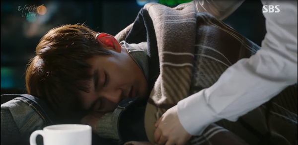 &ldquo;Remember&rdquo;: Yoo Seung Ho bị Nam Goong Min h&agrave;nh hạ, ngấm ngầm thủ ti&ecirc;u - Ảnh 18.