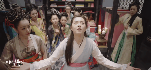 Hwarang: Mối tình tay ba giữa vị vua bù nhìn, một kẻ liều mạng và nàng bợm rượu - Ảnh 20.