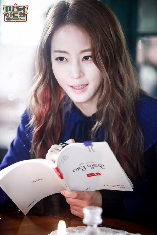 Xem ngay Madame Antoine để học hỏi Sung Joon các bước cưa cẩm - Ảnh 18.