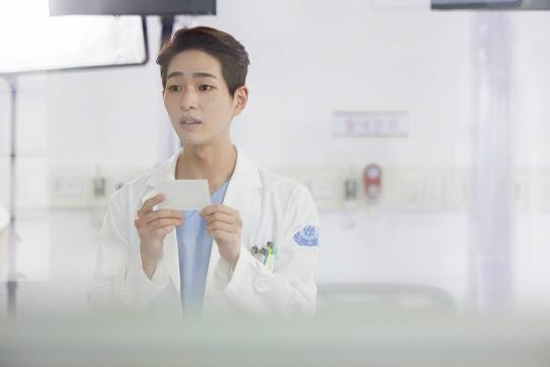 Song Joong Ki – Song Hye Kyo đẹp nao lòng trong loạt ảnh mới - Ảnh 19.