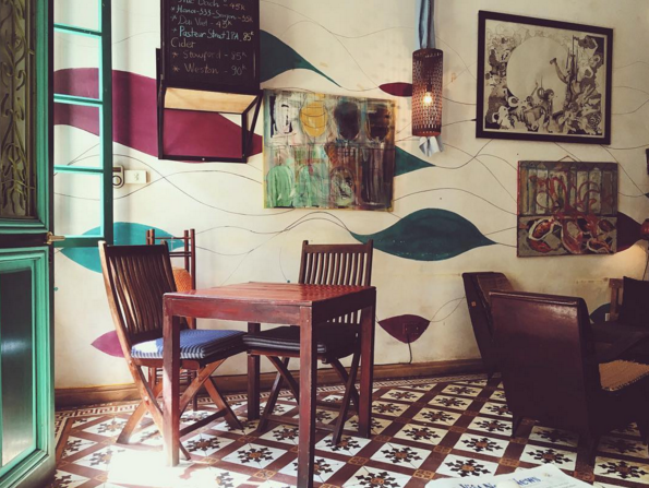 H&agrave; Nội: Muốn chụp ảnh nền gạch hoa vintage? Cứ đến những qu&aacute;n cafe n&agrave;y - Ảnh 19.