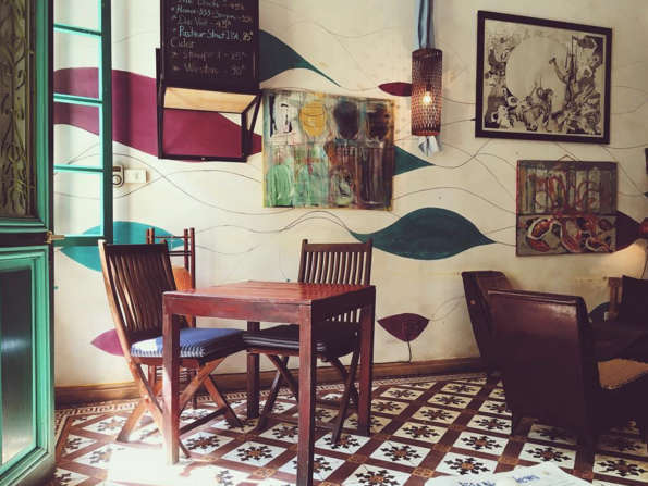 Hà Nội: Muốn chụp ảnh nền gạch hoa vintage? Cứ đến những quán cafe này - Ảnh 19.