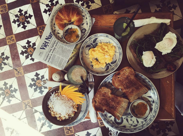 H&agrave; Nội: Muốn chụp ảnh nền gạch hoa vintage? Cứ đến những qu&aacute;n cafe n&agrave;y - Ảnh 20.