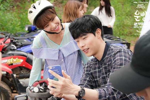 Lucky Romance: Cún Ryu Jun Yeol tỏ tình với Hwang Jung Eum bằng nụ hôn ngọt ngào - Ảnh 22.