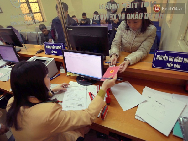 Người Sài Gòn được đăng kí ô tô, mô tô tại nhà thông qua mạng Internet - Ảnh 1.