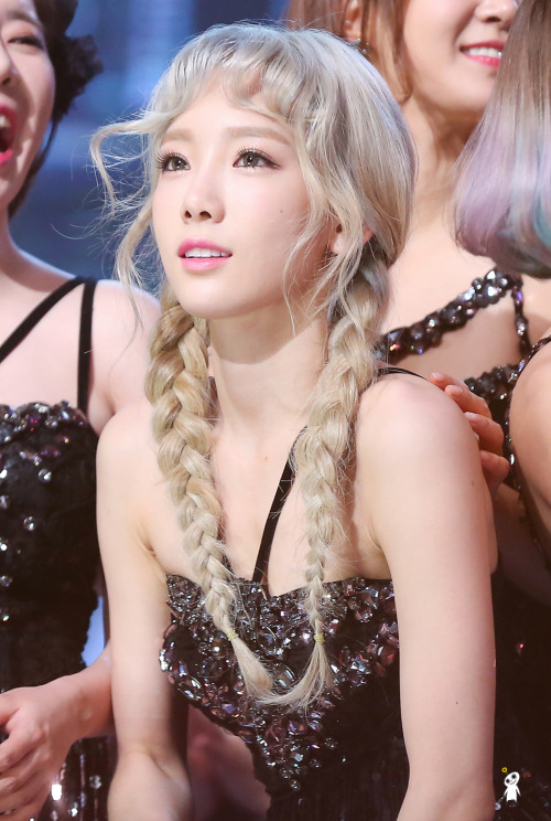 Taeyeon (SNSD) bất ngờ cắt tóc ngắn như Maruko - Ảnh 3.