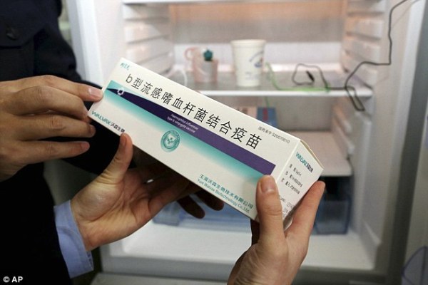 Trung Quốc chấn động khi hàng triệu trẻ em bị tiêm vắc-xin hết hạn - Ảnh 2.