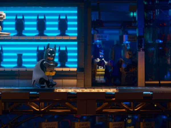 Kỵ Sĩ Bóng đêm cô độc trong LEGO Batman Movie - Ảnh 3.