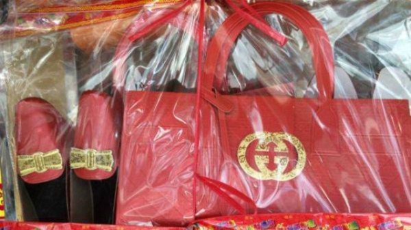 Trung Quốc: Gucci sờ gáy các cơ sở sản xuất đồ hàng mã mang logo thương hiệu của mình - Ảnh 2.