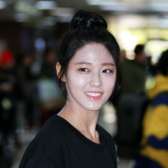 Seolhyun lên tiếng giải thích về việc thường xuyên make up trắng bệch - Ảnh 2.