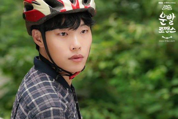 Lucky Romance: Cún Ryu Jun Yeol tỏ tình với Hwang Jung Eum bằng nụ hôn ngọt ngào - Ảnh 3.