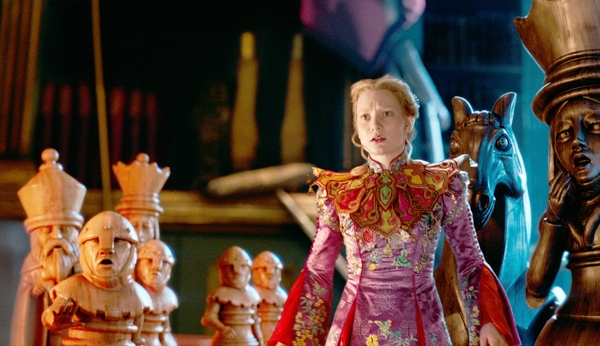 6 tiết lộ cực thú vị của Alice Through the Looking Glass - Ảnh 2.