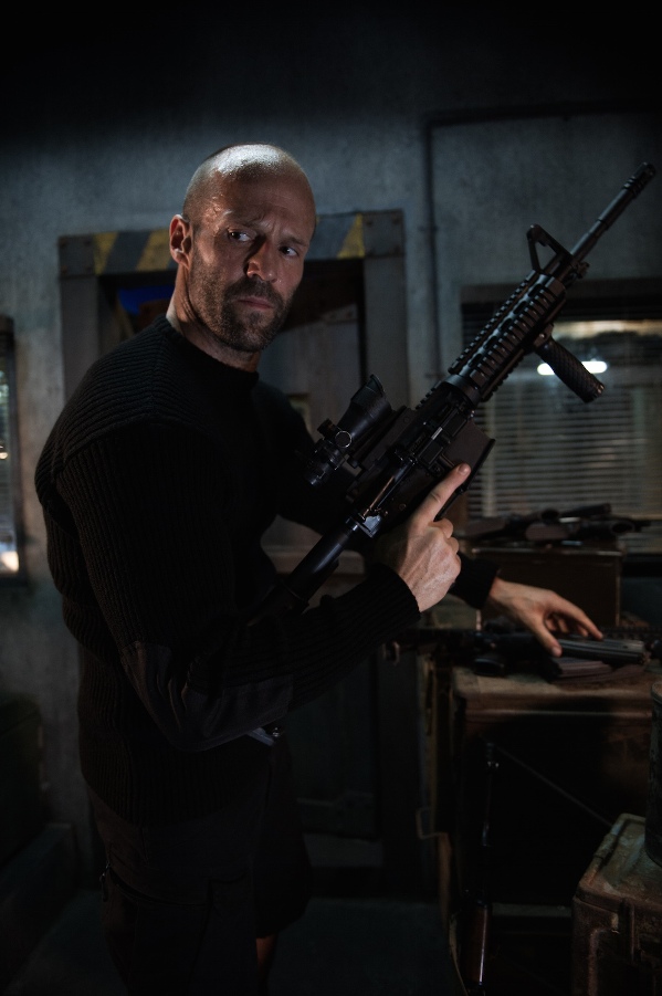 Heart-stopping watching Assassin Jason Statham save Jessica Alba in Mechanic: Resurrection - Photo 1.