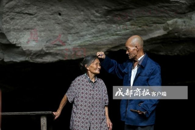 Thần Điêu Đại Hiệp phiên bản đời thực: Cặp vợ chồng già tận hưởng cuộc sống thần tiên trong hang đá suốt 54 năm - Ảnh 12.