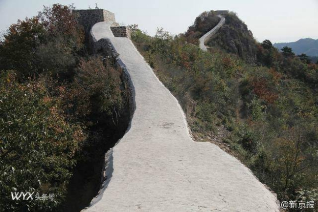 Vạn L&yacute; Trường Th&agrave;nh được cải tạo bằng c&aacute;ch phủ xi măng trắng khiến dư luận Trung Quốc phẫn nộ - Ảnh 2.