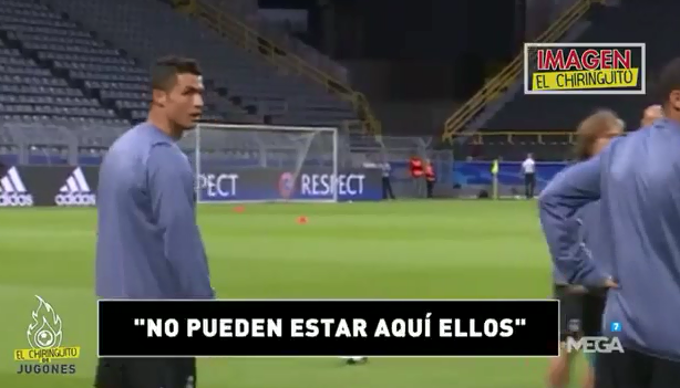 Cristiano Ronaldo chửi rủa và ăn chân đồng đội - Ảnh 3.