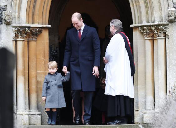 Vì sao Hoàng tử bé nước Anh luôn mặc quần soóc, kể cả vào mùa Đông lạnh giá? - Ảnh 2.