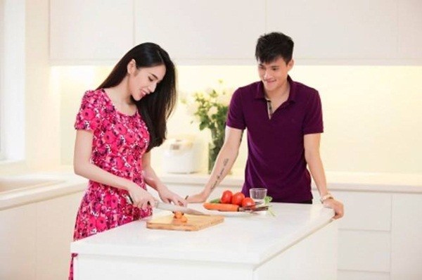 Công Vinh - Thủy Tiên:  Valentine vắng nhau, hạnh phúc vẫn đong đầy - Ảnh 1.