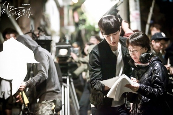 &ldquo;Cheese In The Trap&rdquo;: Hoảng hốt với cảnh t&ocirc;ng xe kinh ho&agrave;ng của &ldquo;Hong Seol&rdquo; Kim Go Eun - Ảnh 20.