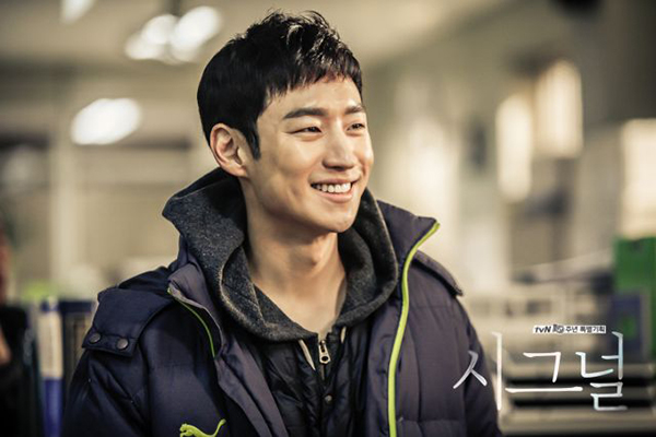 Sau &ldquo;Train To Busan&rdquo;, Gong Yoo tấn c&ocirc;ng m&agrave;n ảnh nhỏ c&ugrave;ng Kim Go Eun - Ảnh 17.