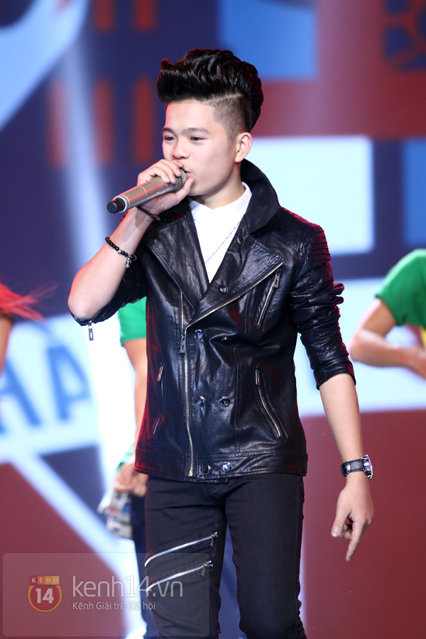 Chỉ sau 3 năm đăng quang The Voice Kid, Quang Anh đã lột xác đến bất ngờ! - Ảnh 13.