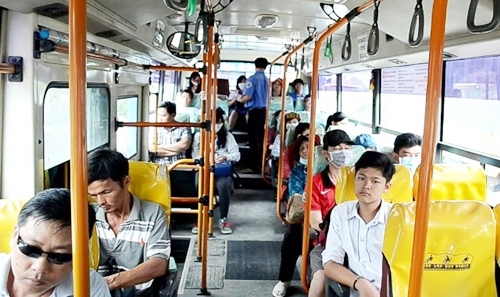 7.000 đồng v&agrave; b&agrave;i học về văn minh xe bu&yacute;t - Ảnh 1.