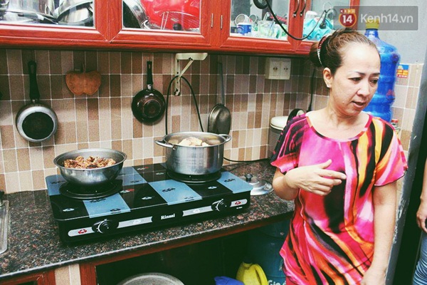 Người phụ nữ cưu mang hơn 50 con mèo bị bỏ rơi ở Sài Gòn - Ảnh 12. Người phụ nữ cưu mang hơn 50 con mèo bị bỏ rơi ở Sài Gòn - Ảnh 12.