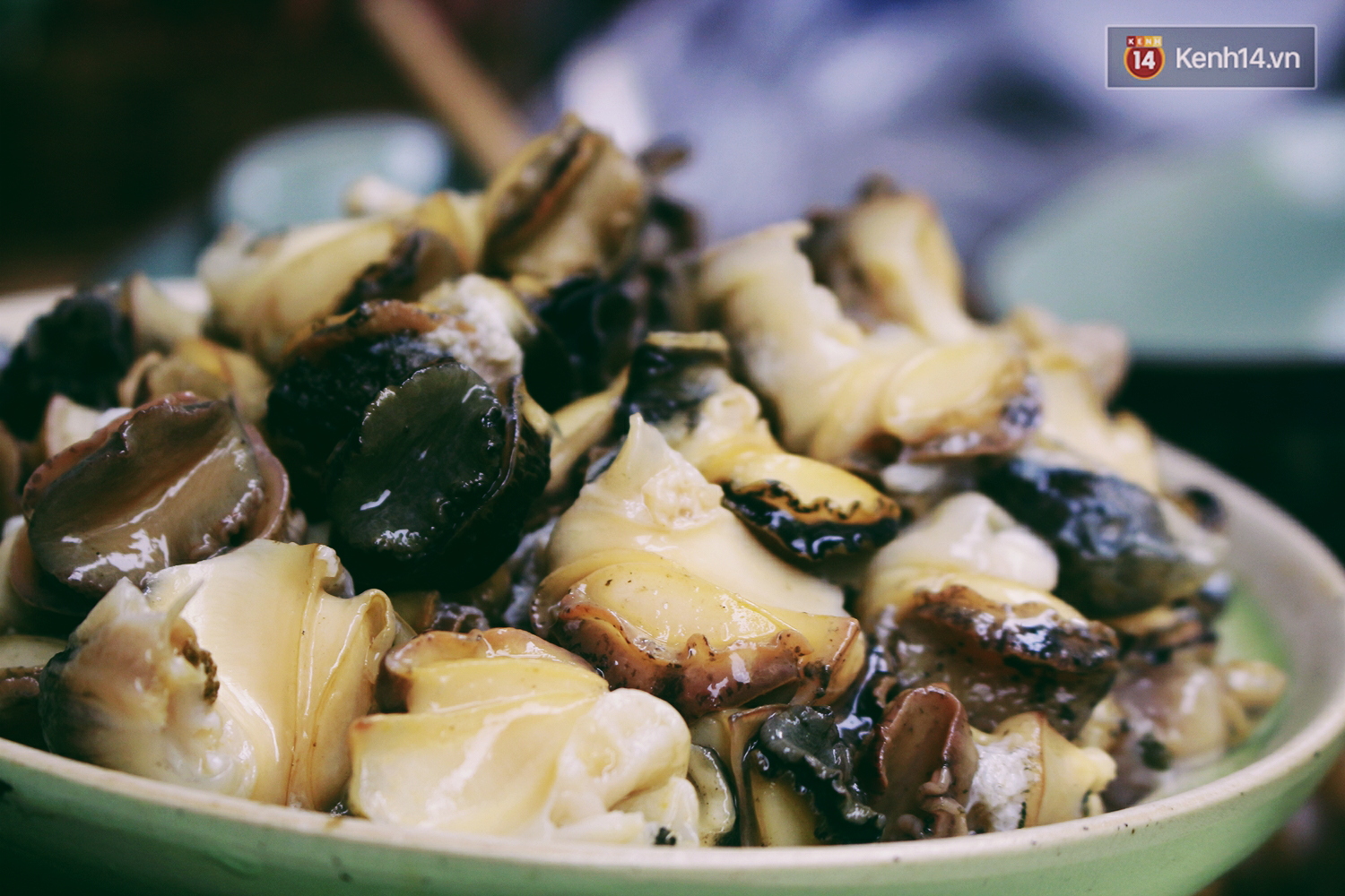 G&aacute;nh b&uacute;n ốc vỉa h&egrave; H&agrave; Nội sau ng&agrave;y l&ecirc;n s&oacute;ng CNN: T&ocirc;i phải đuổi những vị kh&aacute;ch đến chỉ v&igrave; hiếu kỳ - Ảnh 10.