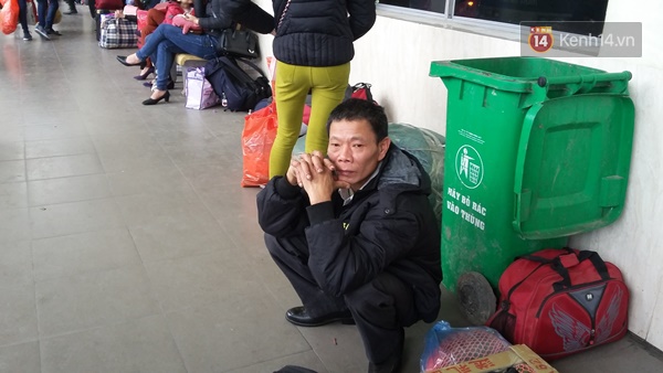 Người Hà Nội - Sài Gòn hối hả về quê nghỉ Tết sau buổi làm việc cuối cùng của năm - Ảnh 15.