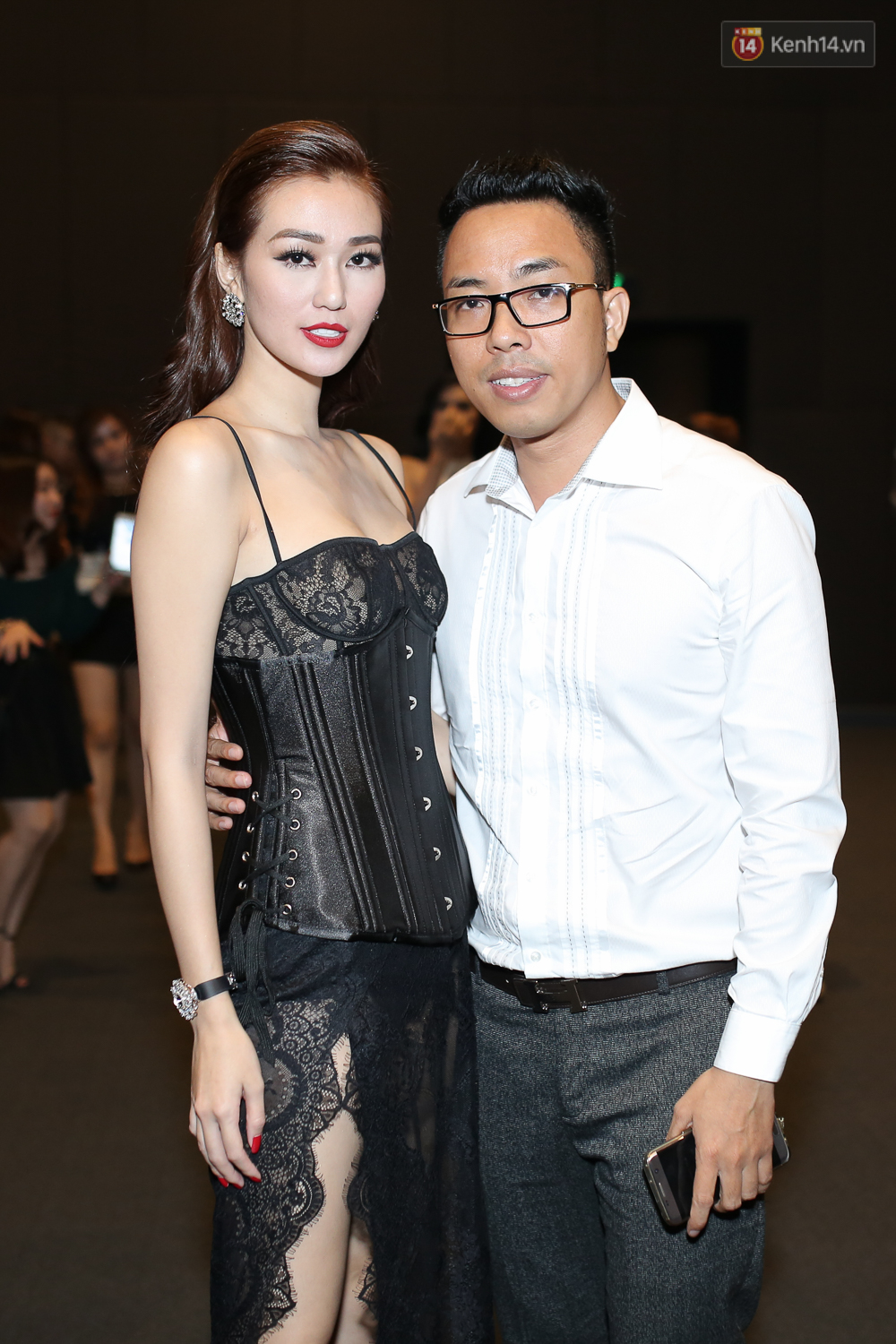 Kh&aacute;nh My chọn diễn vi&ecirc;n y chang kẻ th&ugrave; Ngọc Trinh, t&aacute;i hiện vụ l&ugrave;m x&ugrave;m người thứ 3 trong MV - Ảnh 16.