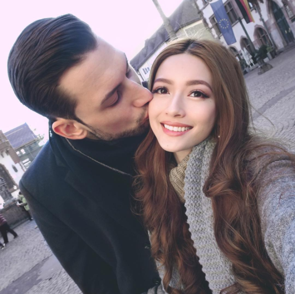 Nhìn mái tóc của cô ấy kìa, bao nhiêu cô gái khác phải phát ghen đây! - Ảnh 21. Nhìn mái tóc của cô ấy kìa, bao nhiêu cô gái khác phải phát ghen đây! - Ảnh 21.