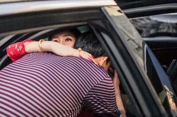 Chắc chắn c&aacute;c bạn nữ sẽ chỉ muốn chạy ngay về nh&agrave; &ocirc;m chầm lấy bố sau khi xem xong ch&ugrave;m ảnh n&agrave;y! - Ảnh 8.