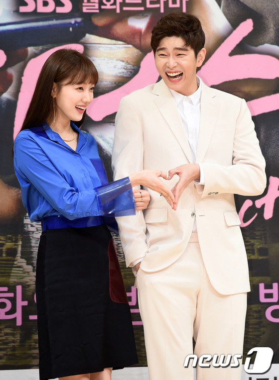 Park Shin Hye  bị Lee Sung Kyung ghen tị v&igrave; Kim Rae Won - Ảnh 23.