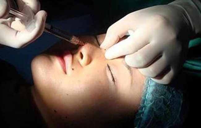 Sau nửa năm đi cắt m&iacute; mắt, nữ sinh bỗng ph&aacute;t hiện bị nhiễm HIV - Ảnh 3.