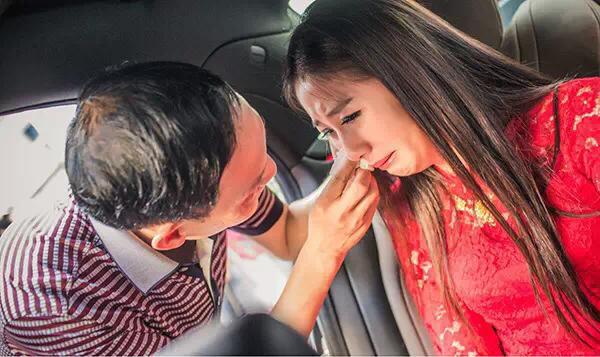Chắc chắn c&aacute;c bạn nữ sẽ chỉ muốn chạy ngay về nh&agrave; &ocirc;m chầm lấy bố sau khi xem xong ch&ugrave;m ảnh n&agrave;y! - Ảnh 7.