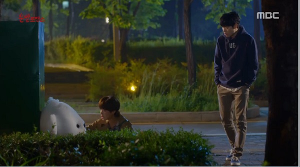 Fan Cún Ryu Jun Yeol sẽ sáng rỡ mắt với hình ảnh CEO ngầu lòi trong “Lucky Romance”! - Ảnh 33.
