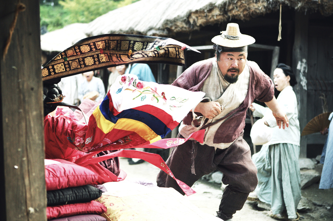 Yoo Seung Ho giả g&aacute;i đi&ecirc;u luyện, c&ugrave;ng Xiumin (EXO) l&agrave;m tr&ugrave;m lừa đảo - Ảnh 24.