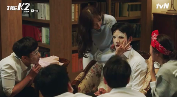 “K2”: Ji Chang Wook – Yoona bí mật hẹn hò trên nóc nhà - Ảnh 26.
