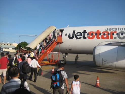 Jetstar giải thích về sự cố bay sớm 4 tiếng chỉ báo trước 45 phút - Ảnh 1.