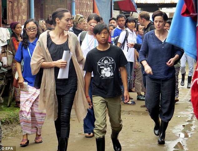 Brad Pitt cho rằng các con không an toàn khi ở bên Angelina Jolie vì lý do này - Ảnh 3.