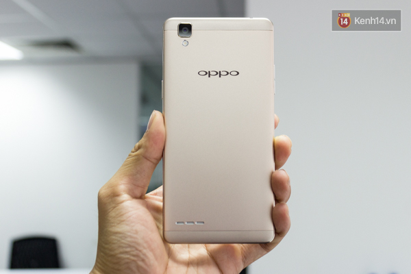 Cận cảnh Oppo F1 mới b&aacute;n ra tại Việt Nam, gi&aacute; 6,49 triệu đồng - Ảnh 3.