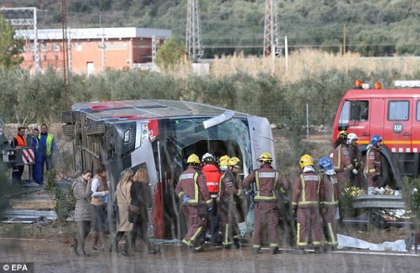 14 sinh viên thiệt mạng do va chạm xe buýt tại Tây Ban Nha - Ảnh 3.