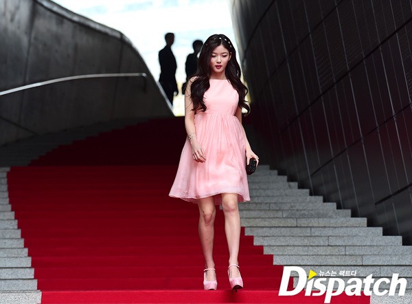 Kim Yoo Jung xinh như thiên thần đọ sắc Cháo Kim So Eun tại Tuần lễ thời trang Seoul - Ảnh 3.