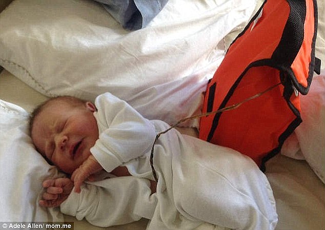 Mốt sinh con kh&ocirc;ng cắt d&acirc;y rốn cho trẻ tr&ecirc;n to&agrave;n thế giới g&acirc;y tranh c&atilde;i - Ảnh 3.