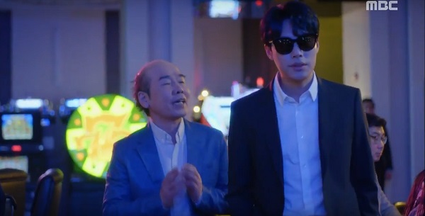 Fan Cún Ryu Jun Yeol sẽ sáng rỡ mắt với hình ảnh CEO ngầu lòi trong “Lucky Romance”! - Ảnh 4.