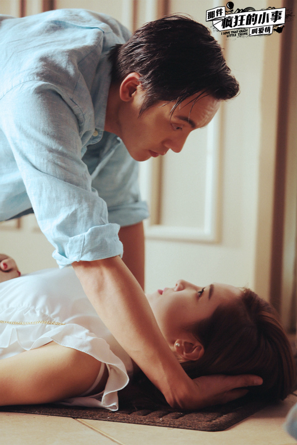 Hé lộ cảnh nóng chế lại 50 Sắc Thái giữa Jessica và Trần Vỹ Đình - Ảnh 3.